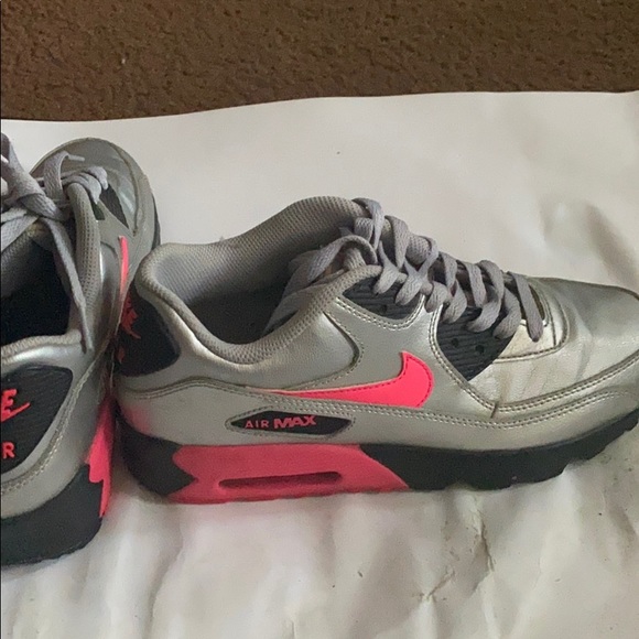 Nike Air Max - Picture 2 of 3